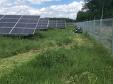 Koszenie traw i łąk na farmach fotowoltaicznych